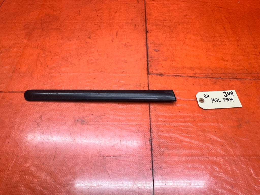 94-01 ACURA INTEGRA 2D COUPE RIGHT PASSENGER REAR QUARTER PANEL MOULDING OEM #340
