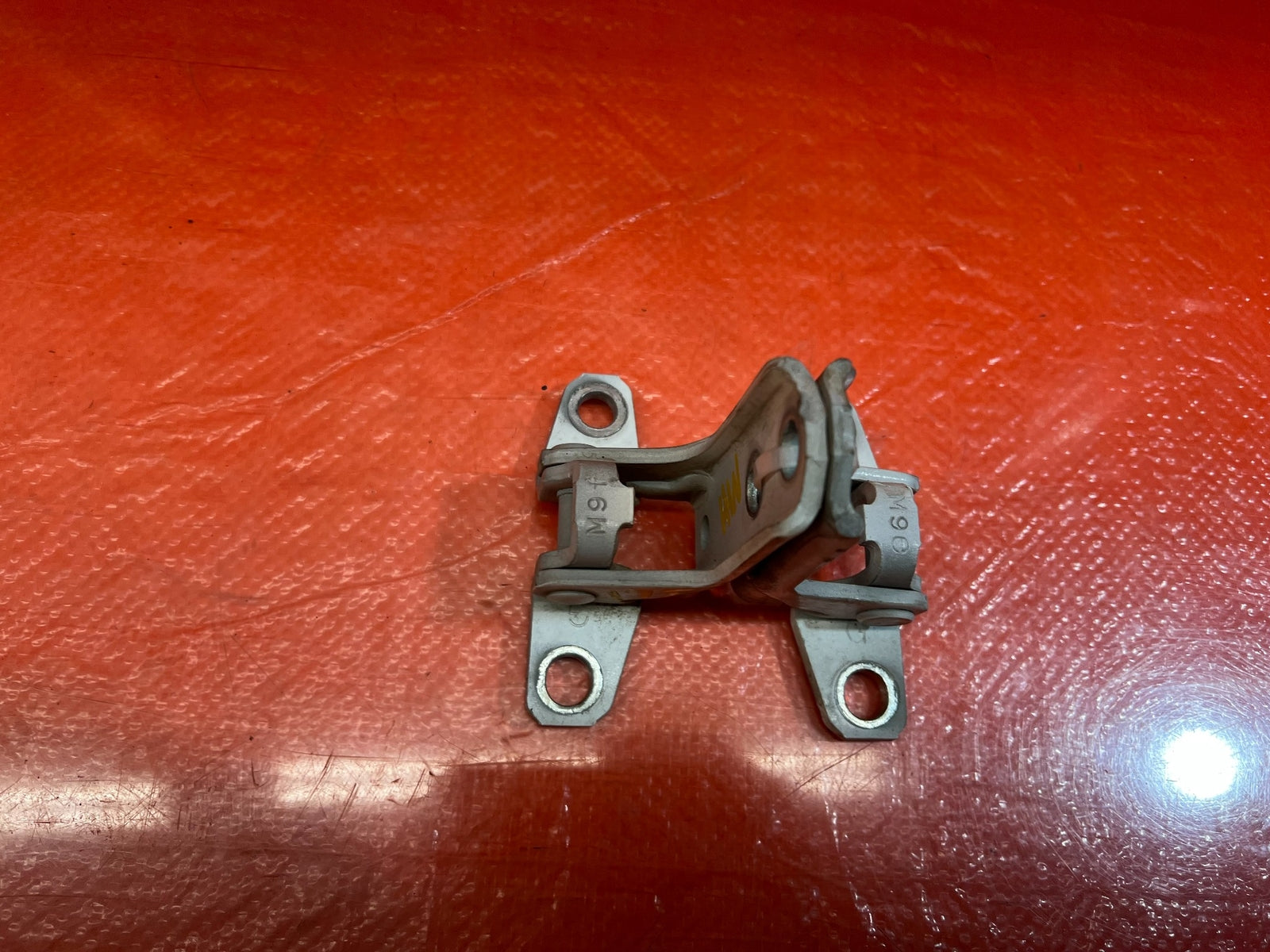 08 15 LANCER EVOLUTION X EVO 10   DOOR HINGE SET UPPER & LOWER LEFT FRONT 2176
