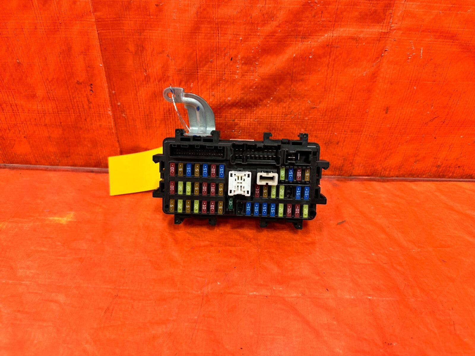16 20 INFINITI Q50 & Q60 3.0L   INTERIOR CABIN UNDER DASH FUSE BOX PANEL OEM 2962