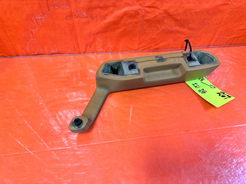 90 97 MAZDA MX 5 MIATA   PASSENGER RIGHT INTERIOR DOOR PULL HANDLE OEM #26713