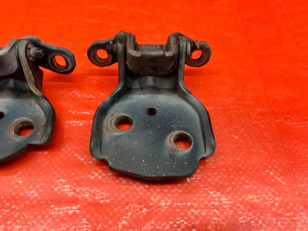90 01 ACURA INTEGRA SEDAN / RIGHT FRONT DOOR HINGE SET / UPPER LOWER / OEM #1616