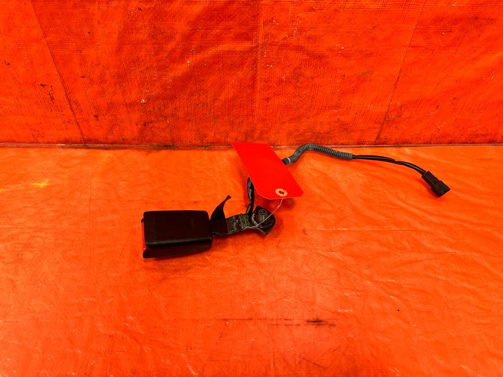 09 11 MAZDA RX8 RX 8    SEAT BELT BUCKLE CLIP   PASSENGER RIGHT FRONT    OEM 3032