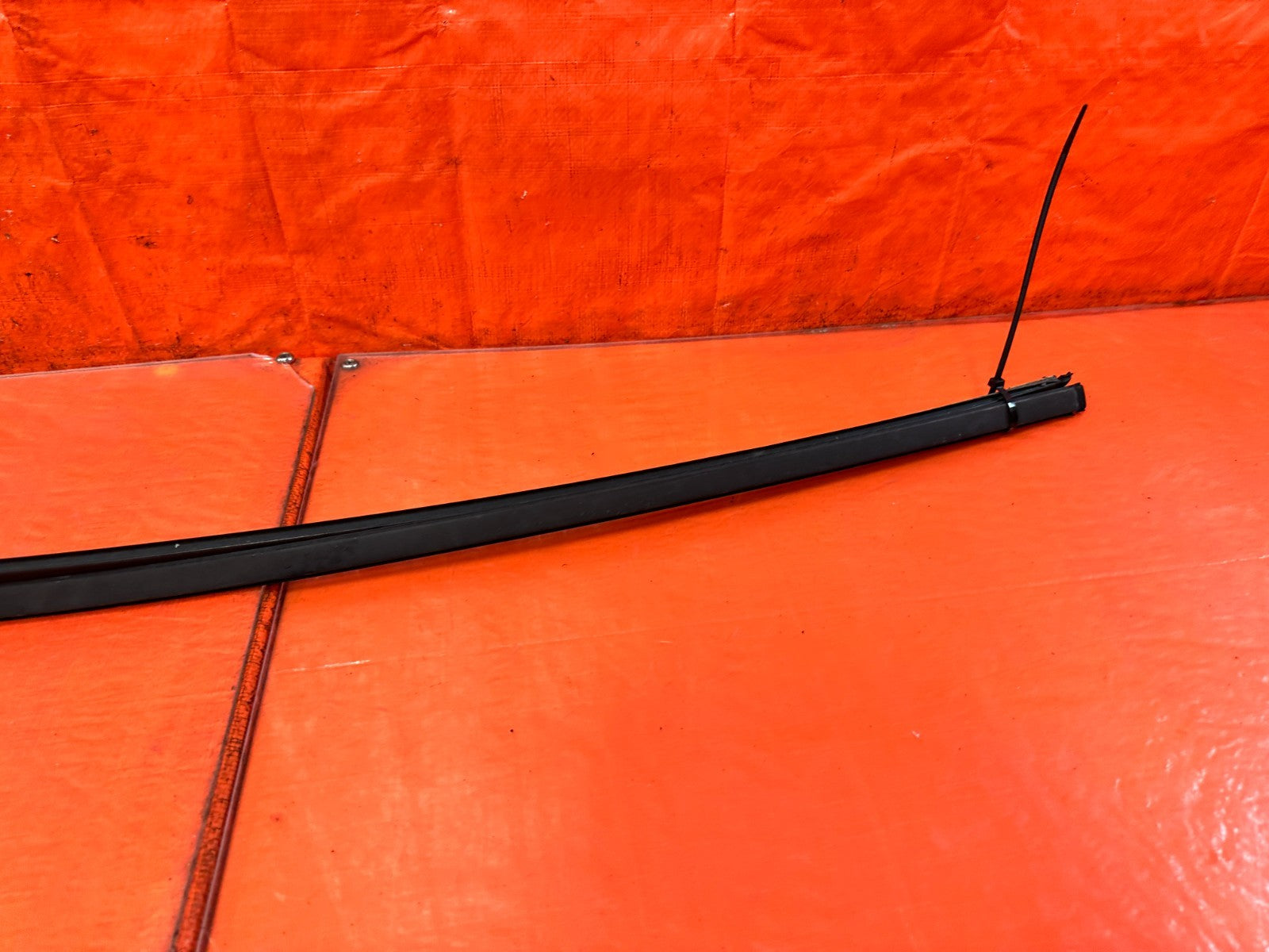13 16 HYUNDAI GENESIS COUPE   ROOF TRIM WEATHER STRIP SET   LEFT & RIGHT OEM 3262