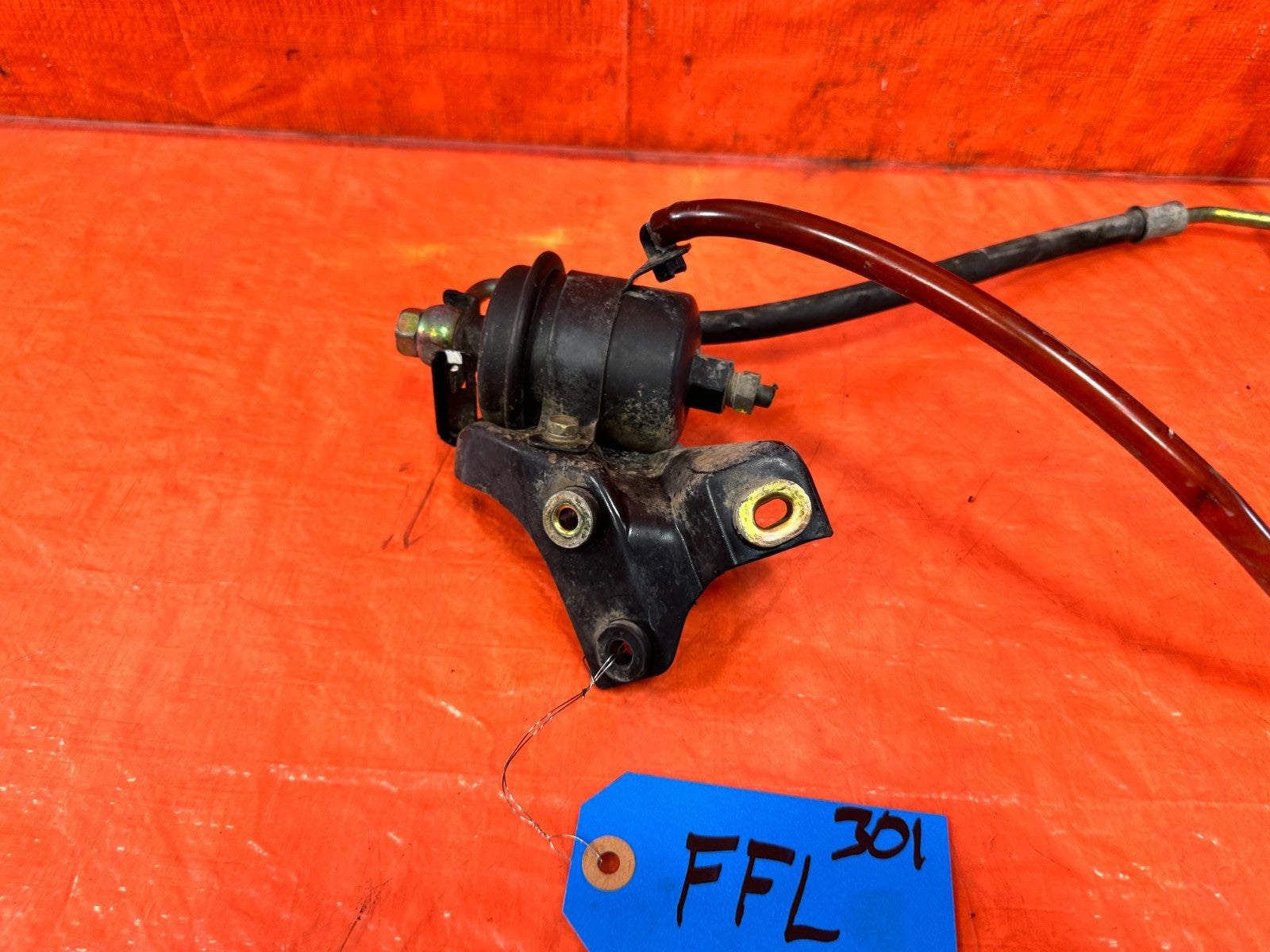 97 01 HONDA CR V CRV   FUEL FILTER W/ MOUNTING BRACKET   16918 SR3 A32   OEM 3014