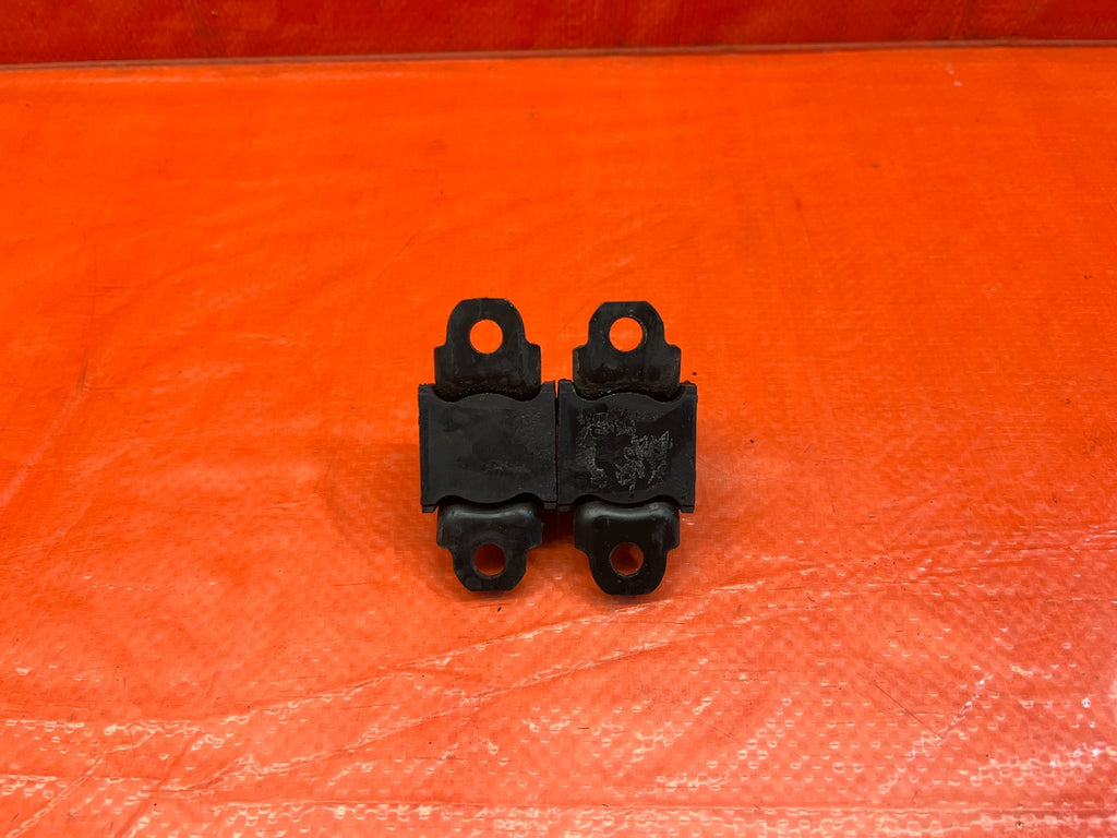 98 02 HONDA ACCORD EX LX   REAR SWAY BAR MOUNTING BRACKETS LEFT & RIGHT OEM #1678