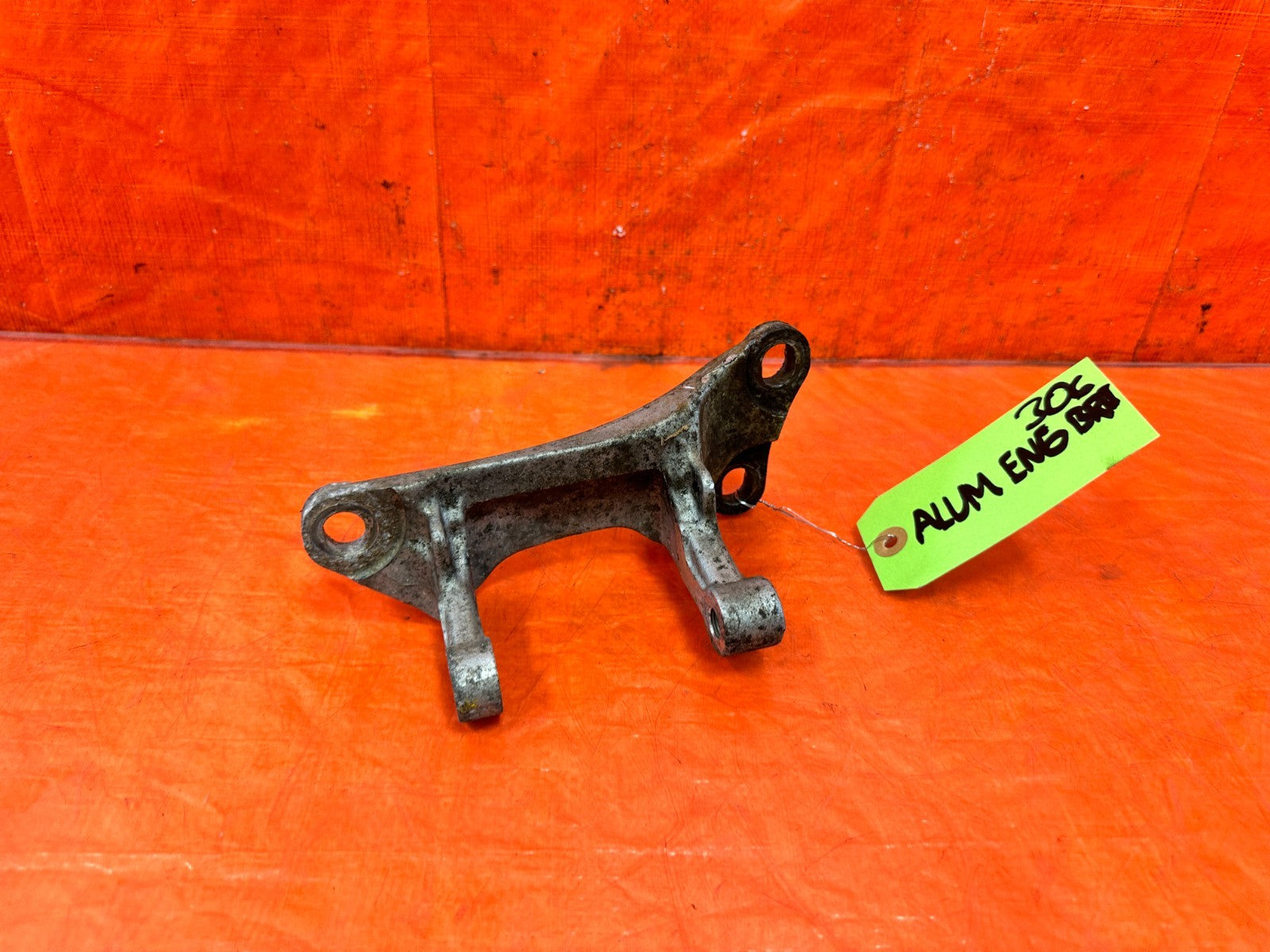 02 06 ACURA RSX   5 / 6 SPEED MANUAL   ALUMINUM TRANSMISSION BRACKET   OEM 3061