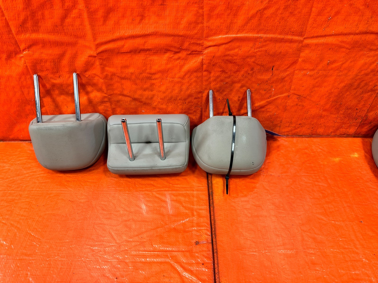09 14 ACURA TSX   REAR SEAT HEAD REST   LEFT CENTER RIGHT   GRAY   OEM #3215