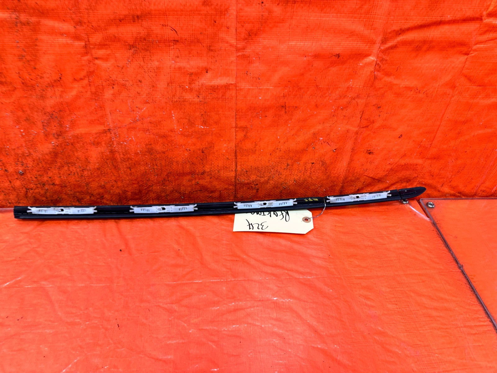 18 22 HONDA ACCORD   PASSENGER RIGHT EXTERIOR WINDSHIELD TRIM PLASTIC   OEM #3248