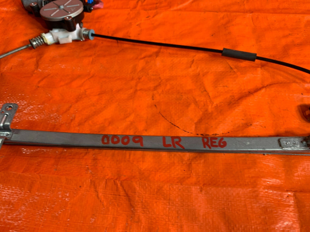 2004 04 HONDA CR V CRV 4WD   DRIVER LEFT REAR WINDOW REGULATOR AND MOTOR4