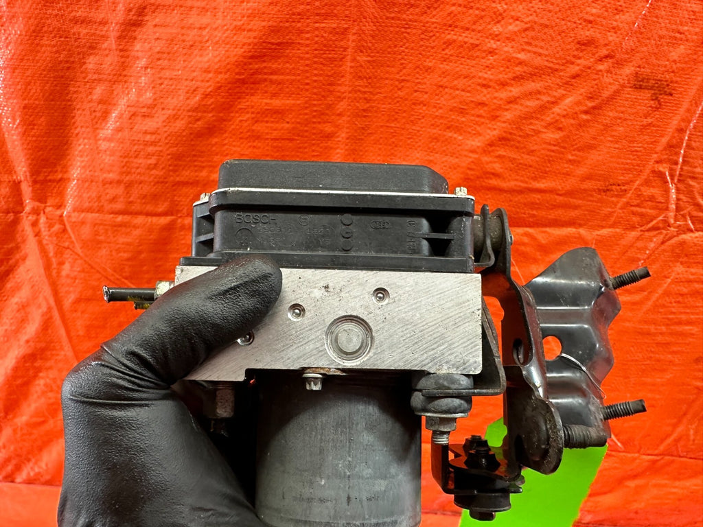 11 13 INFINITI G37 SEDAN RWD   ABS PUMP   NON SPORT   NON REAR ACTIVE STEERING9
