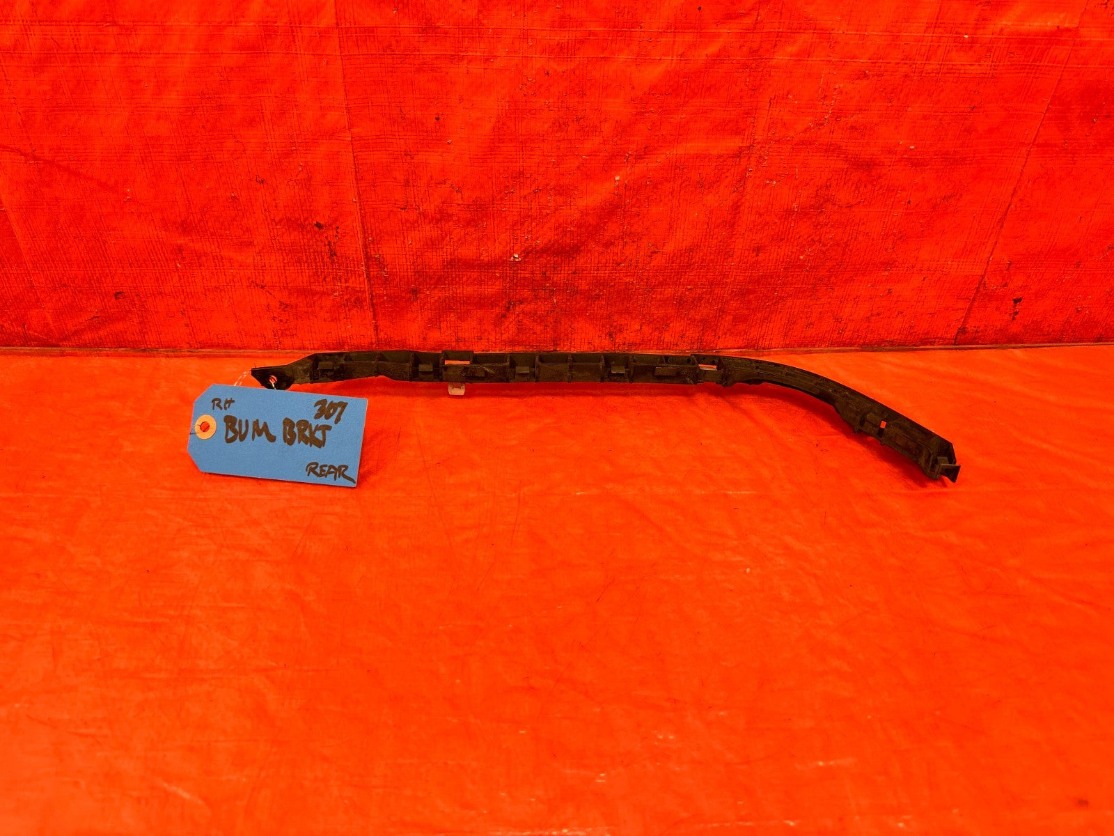 06 11 CIVIC 4D SEDAN   RIGHT REAR BUMPER RETAINER CLIP BRACKET   OEM #3070