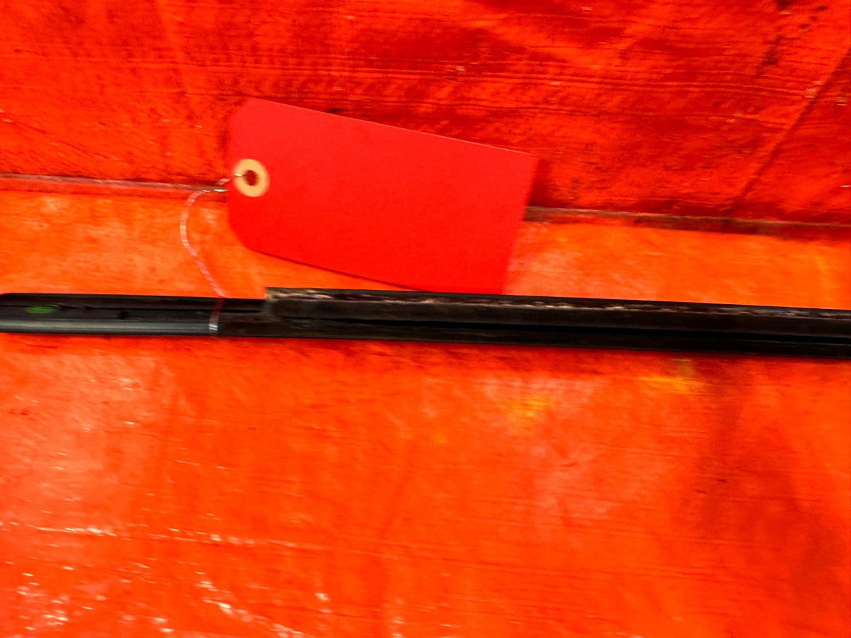 04-11 MAZDA RX8 RX-8 - PASSENGER RIGHT EXTERIOR WINDOW GLASS TRIM - OEM #3038