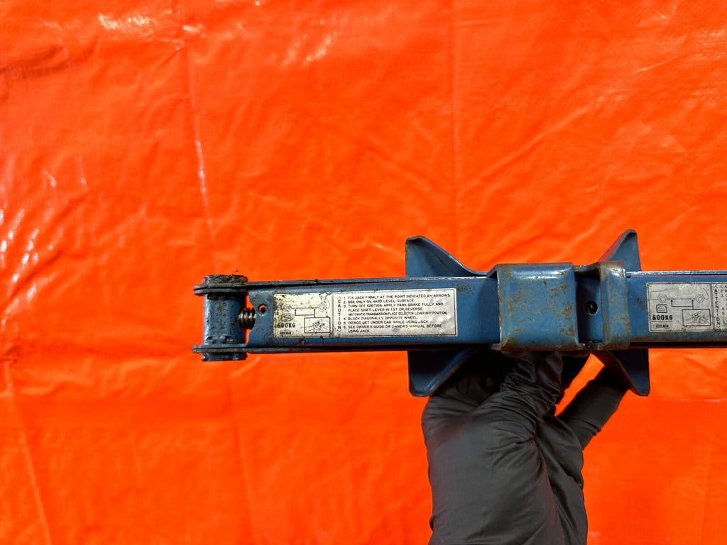 90 97 MAZDA MX 5 MIATA   SCISSOR JACK   BLUE IN COLOR   OEM FACTORY #2677