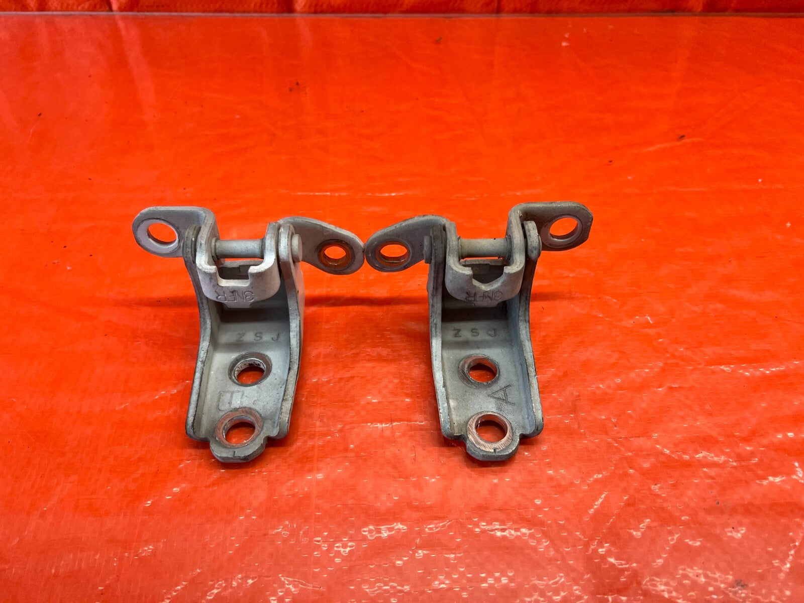 02 06 ACURA RSX   PASSENGER RIGHT FRONT DOOR HINGE SET UPPER LOWER   OEM #1400