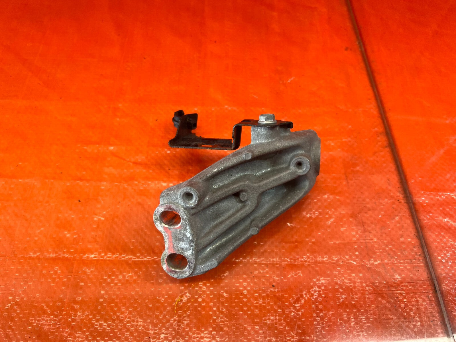 06 11 HONDA CIVIC SI / K20Z3 ENGINE MOTOR ALUMINUM BRACKET / OEM FACTORY OE #1554