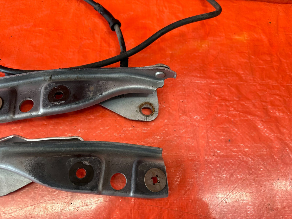 00 09 HONDA S2000   LEFT & RIGHT HOOD HINGES   W/ WIPER LINE   OEM FACTORY #2243