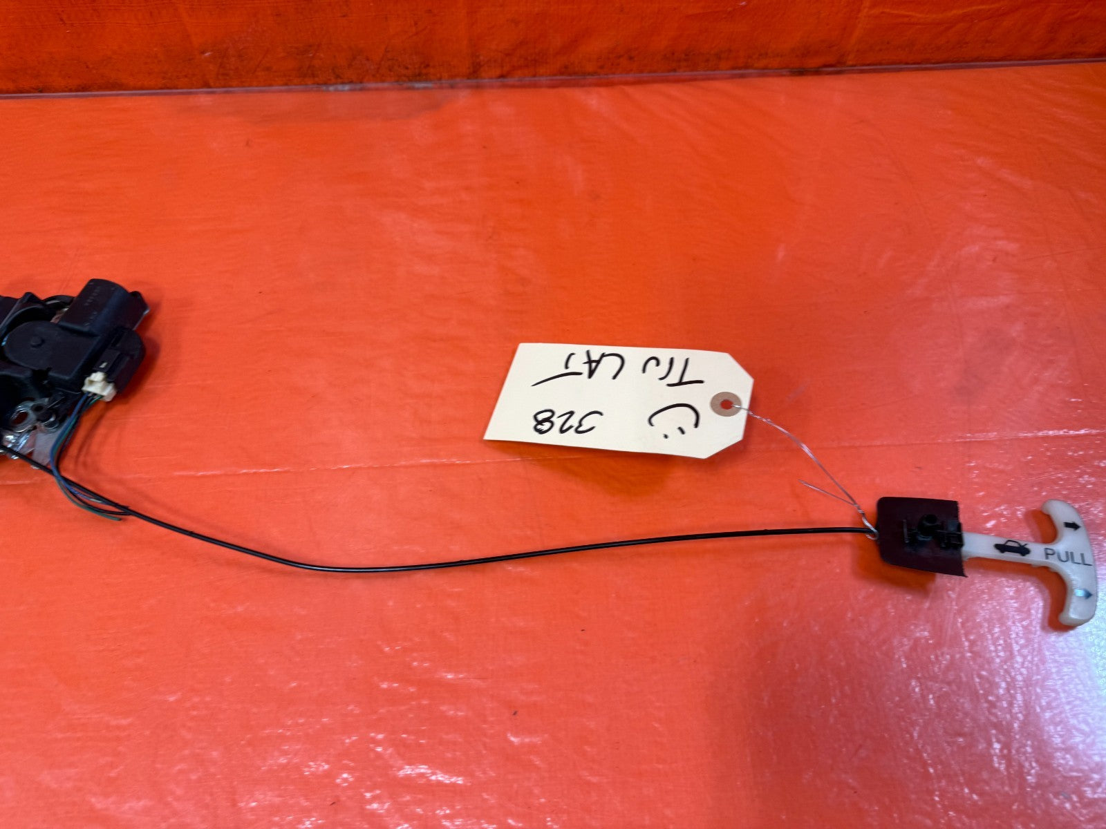 08 15 INFINITI G37 & Q60    2D COUPE   TRUNK LID LATCH LOCK ACTUATOR   OEM 3284