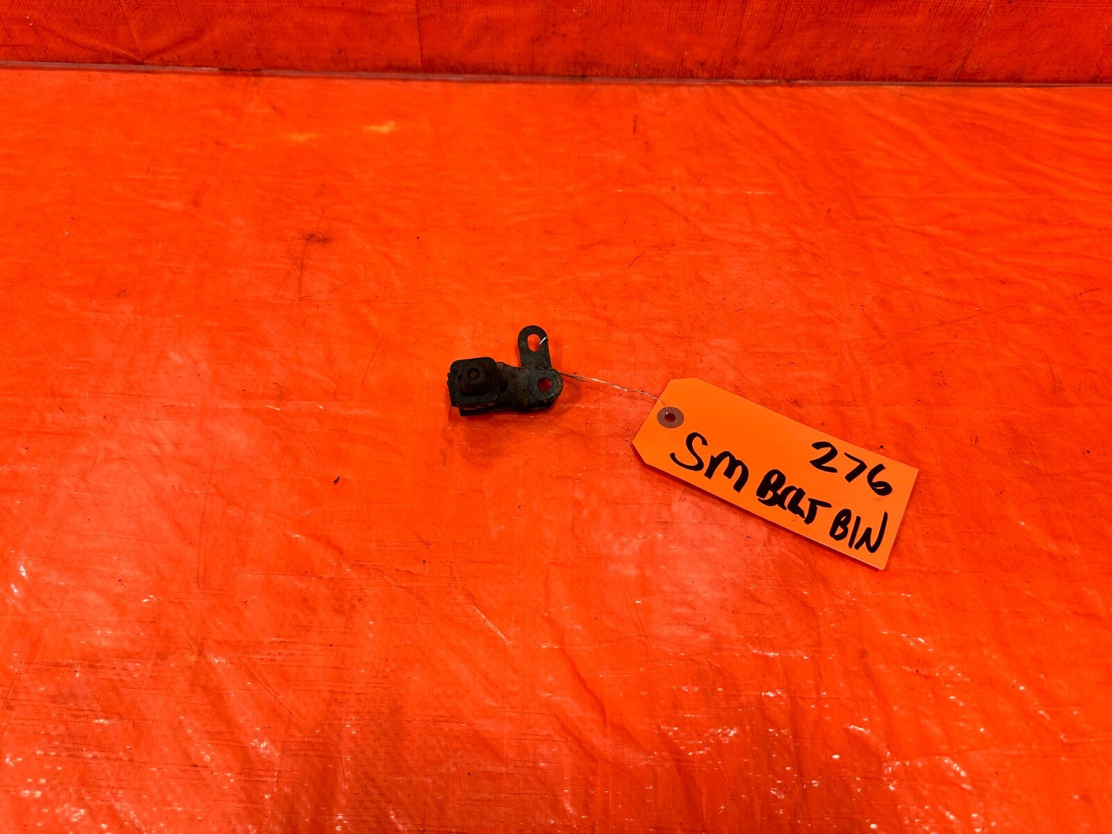 1992 92 LEXUS SC300   SMALL MOUNTING BRACKET   OEM FACTORY #2760