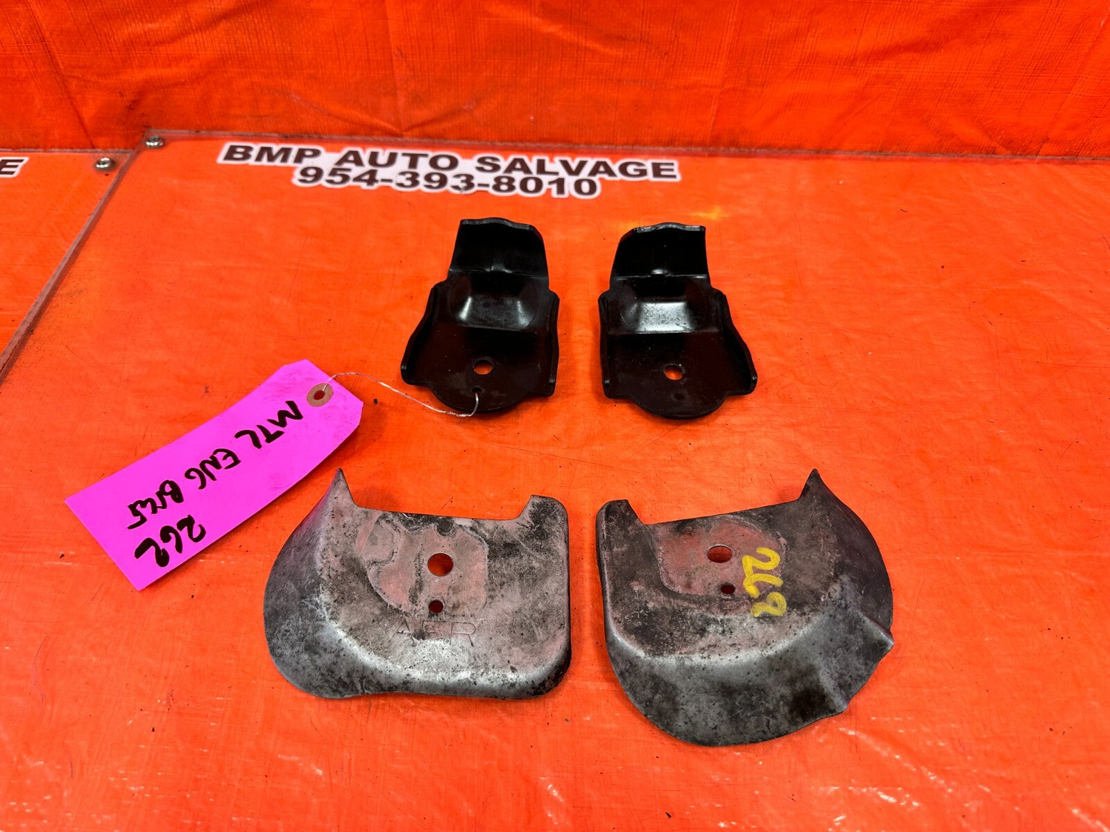 03 09 NISSAN 350Z   LEFT AND RIGHT ENGINE MOUNT MOUNTING STAY BRACKETS OEM 2620