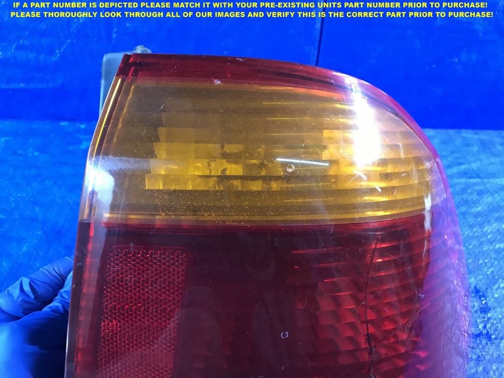 OEM 1999 2000 99 00 HONDA CIVIC SEDAN 4D PASSENGER RIGHT TAIL LIGHT R RH1