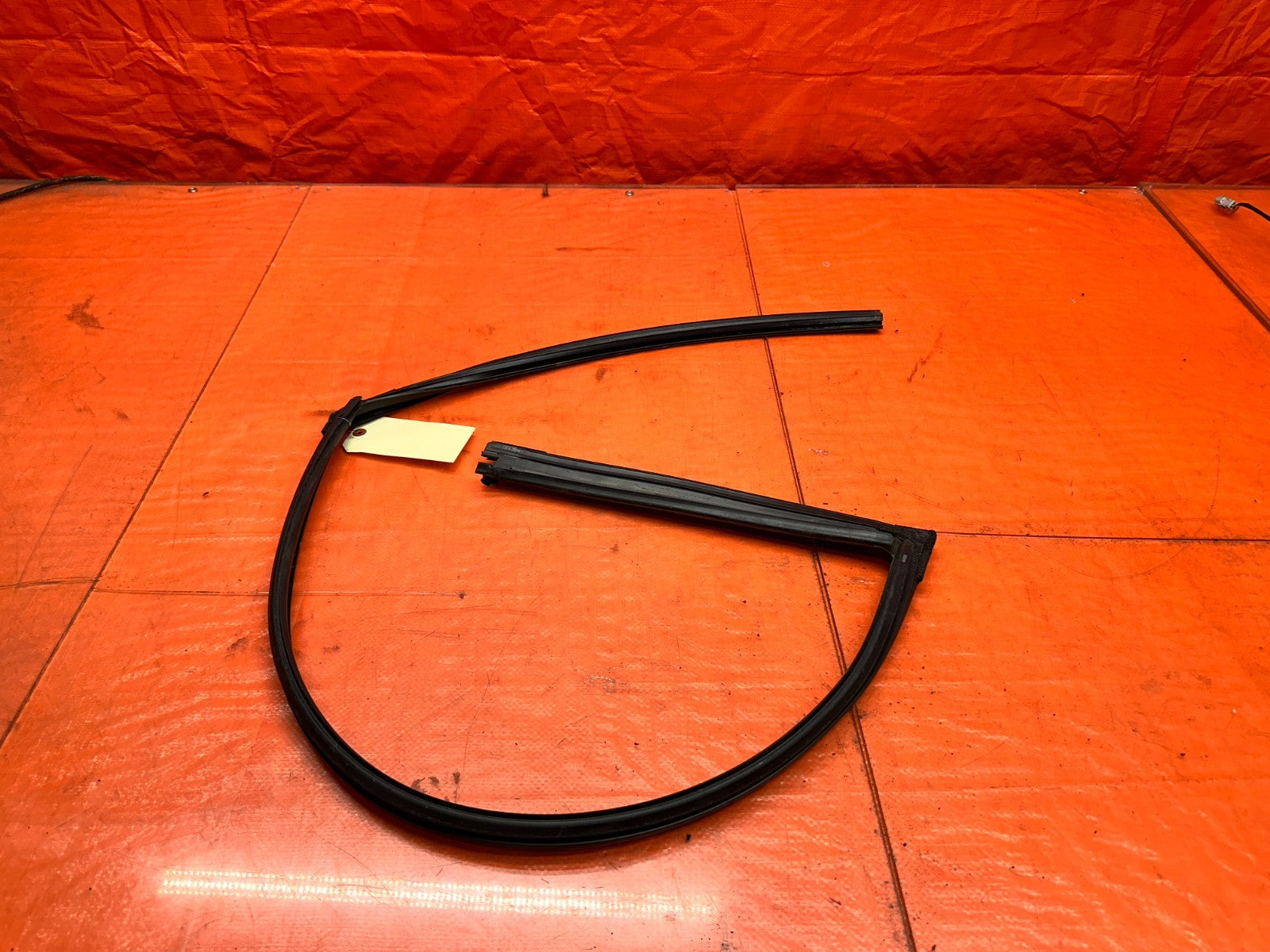 97 01 HONDA PRELUDE 2.2L DRIVER LEFT DOOR WINDOW UPPER WEATHER STRIP OEM #33612