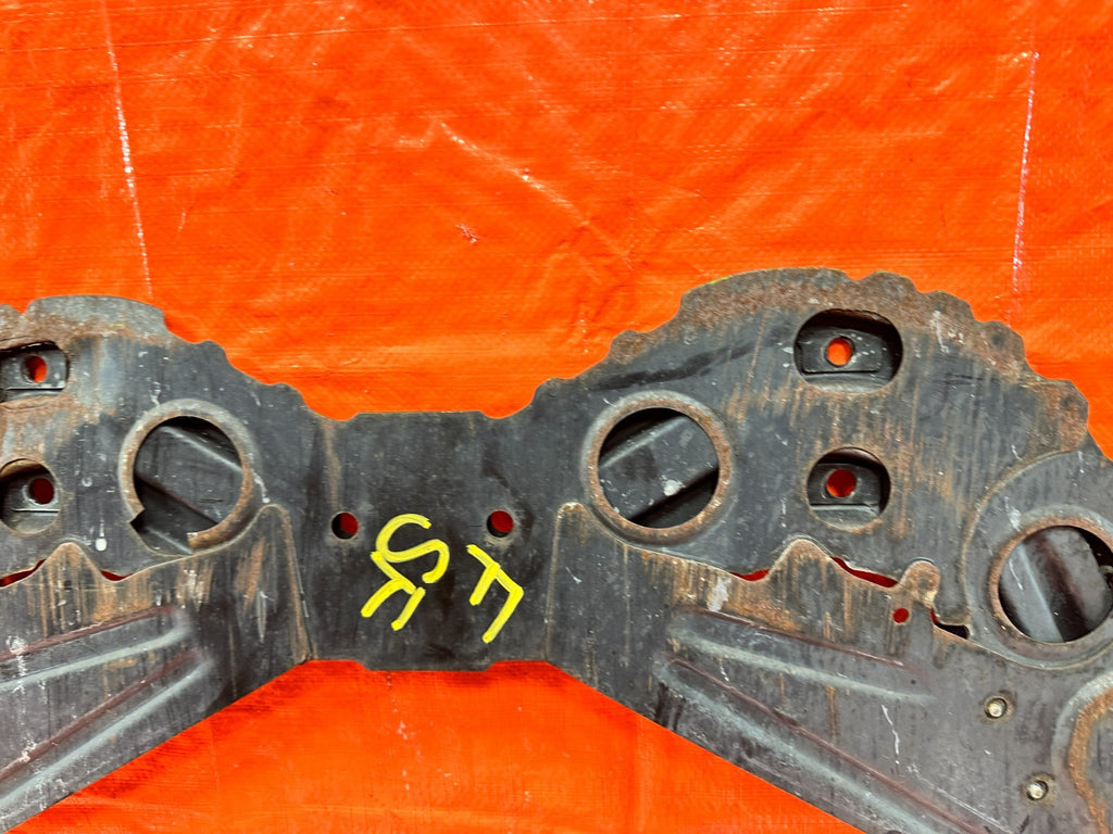08 15 INFINITI G37 COUPE & CONVERTIBLE SUBFRAME CROSSMEMBER BRACE BRACKET PLATE3
