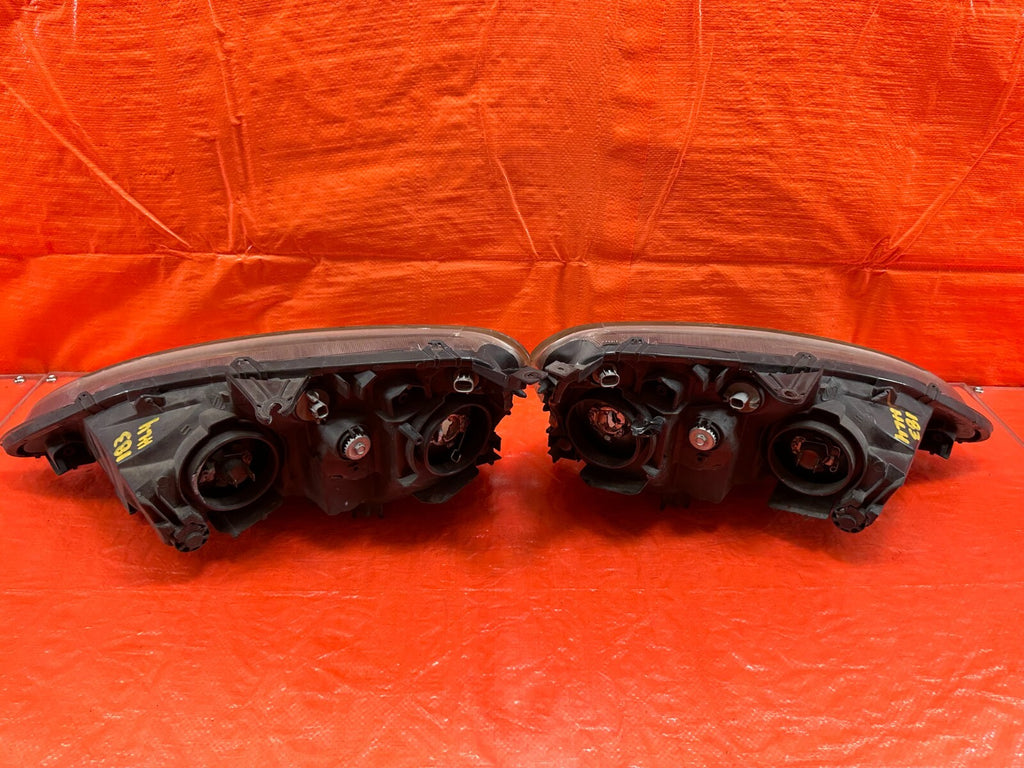 02 04 ACURA RSX   AFTERMARKET BRAND BLACK HOUSING HEADLIGHTS   LEFT & RIGHT #18316
