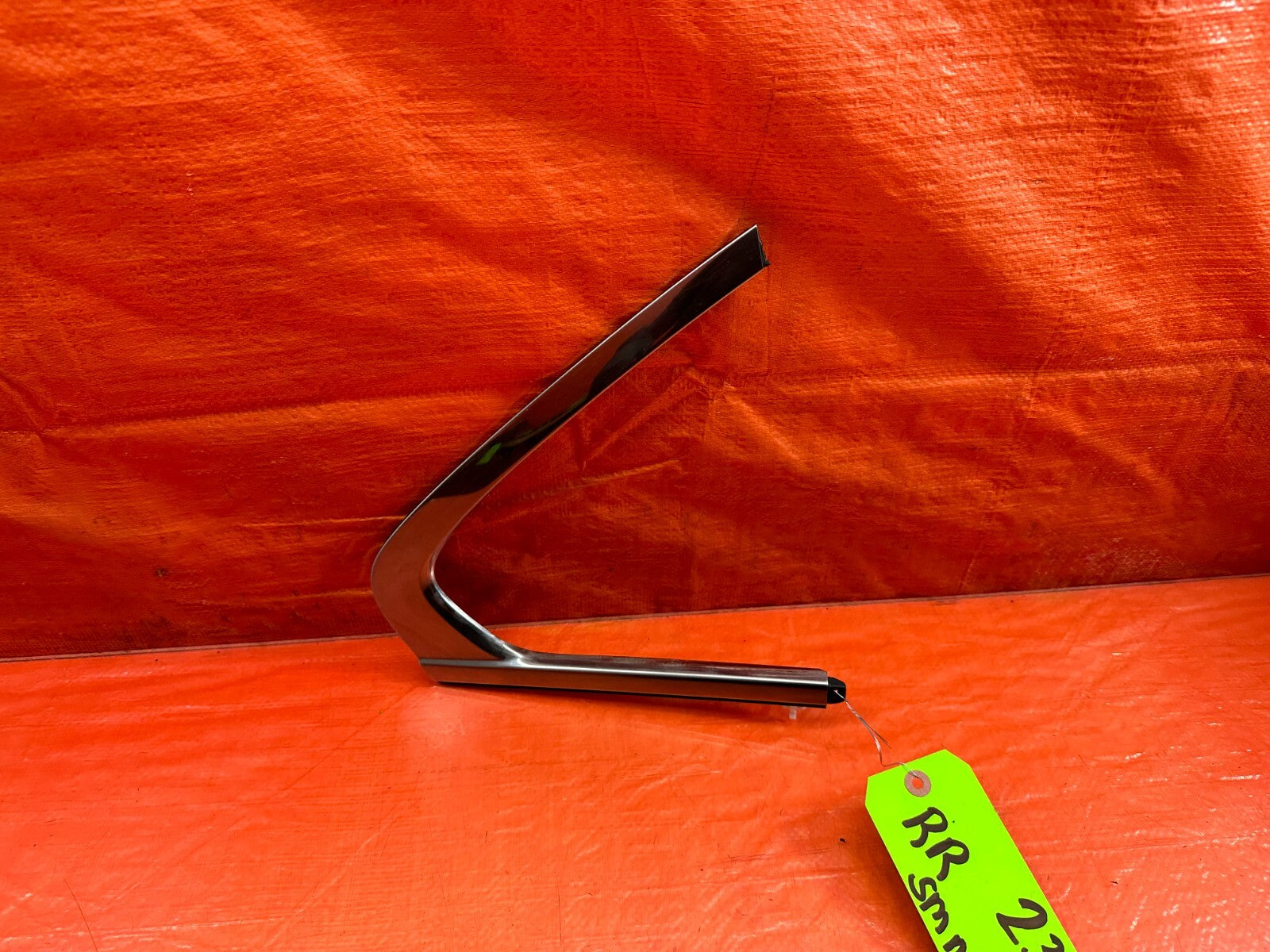09 14 ACURA TSX   PASSENGER RIGHT REAR VENT GLASS TRIM   OEM FACTORY #2333