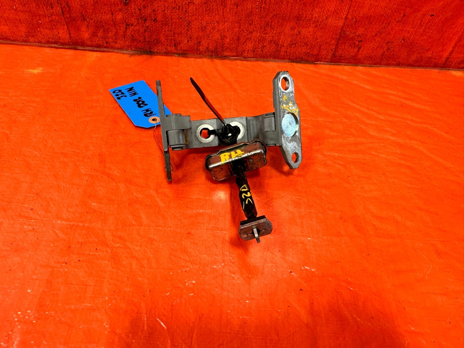 08 15 INFINITI G37 & Q60 COUPE   DOOR CHECKER W/ BOTH DOOR HINGES   RIGHT   OEM3