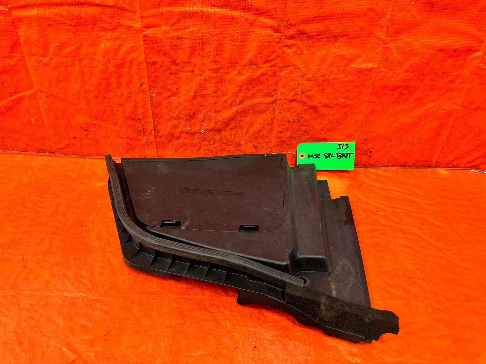 14 20 INFINITI Q50 Q60   BRAKE FLUID UNDER HOOD TRAY FRAME PLASTIC   OEM #3130