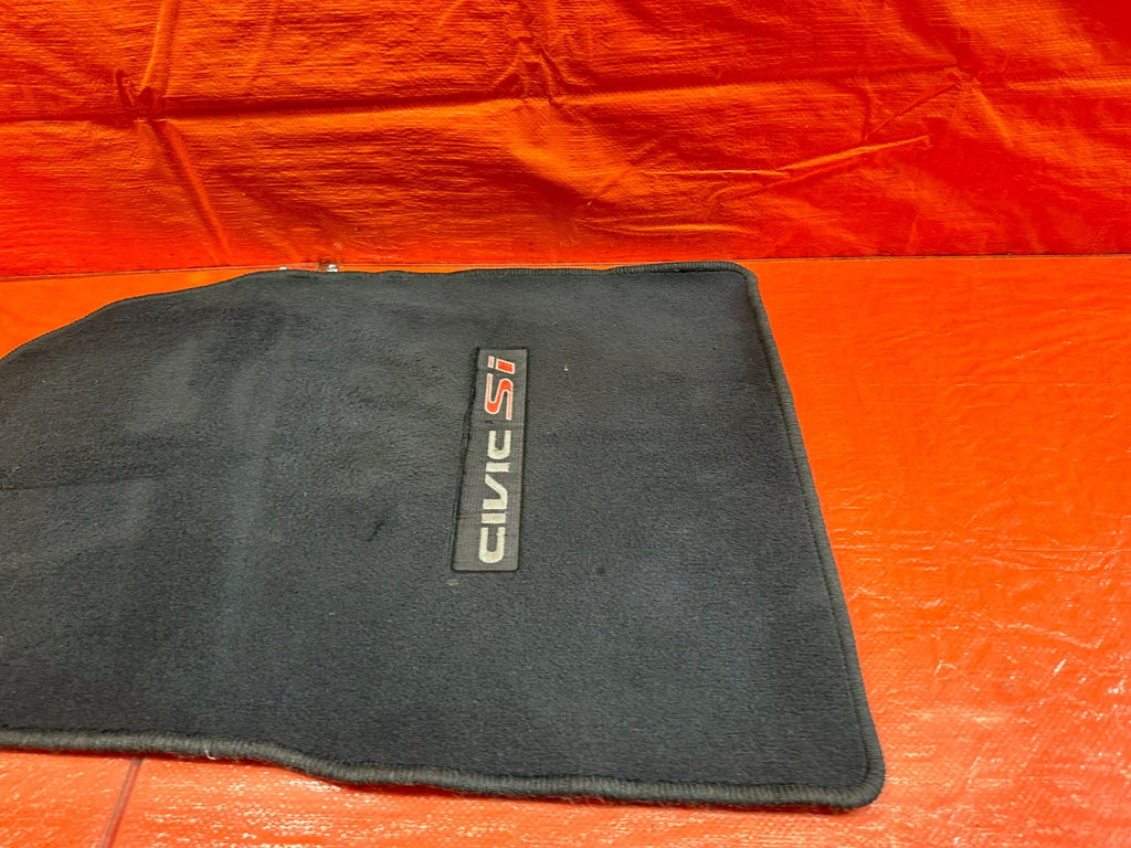02 05 HONDA CIVIC SI EP3 HATCHBACK PASSENGER RIGHT FLOOR MAT RUG CARPET OEM #2136