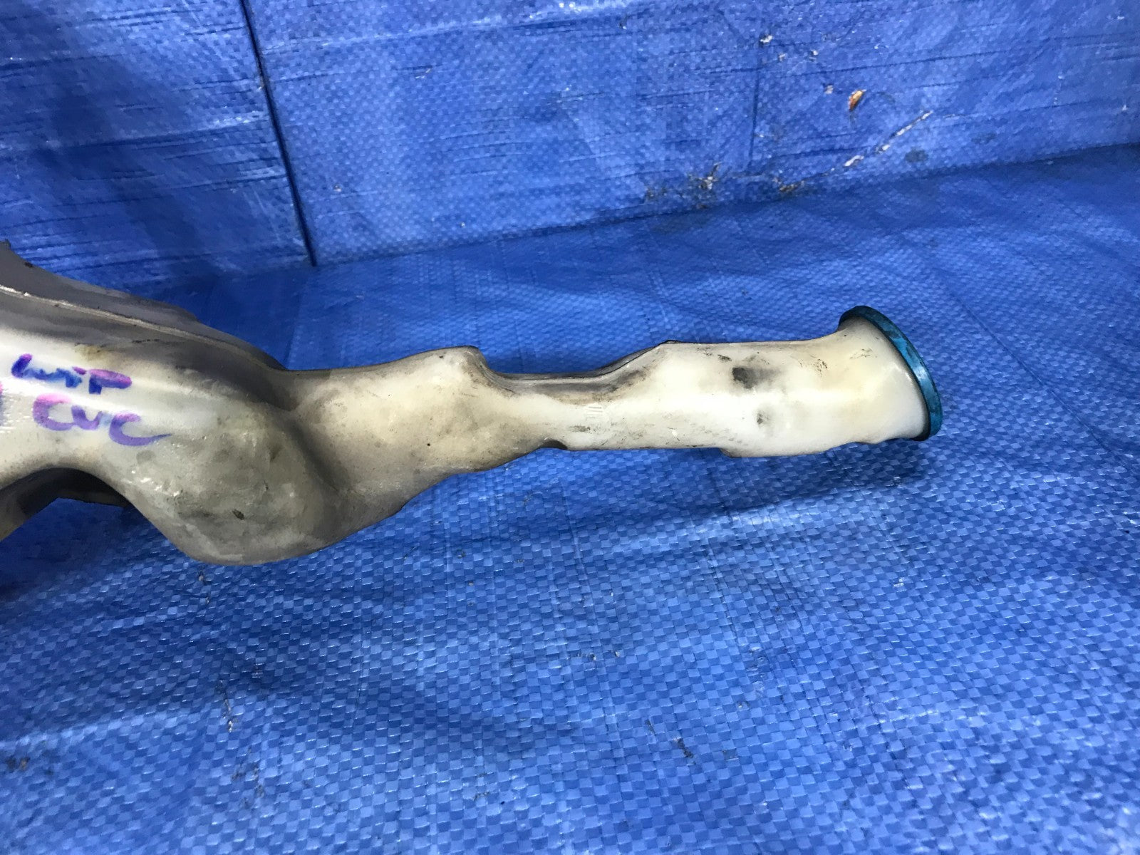 OEM 2002 02 HONDA CIVIC LX 4D SEDAN   WINDSHIELD WIPER FLUID RESERVOIR TANK2