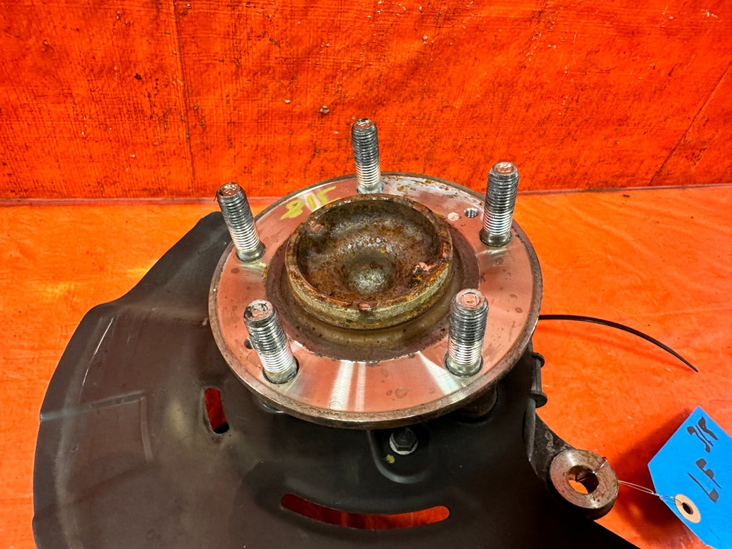 13 16 HYUNDAI GENESIS COUPE   DRIVER LEFT FRONT SPINDLE KNUCKLE HUB OEM 3181