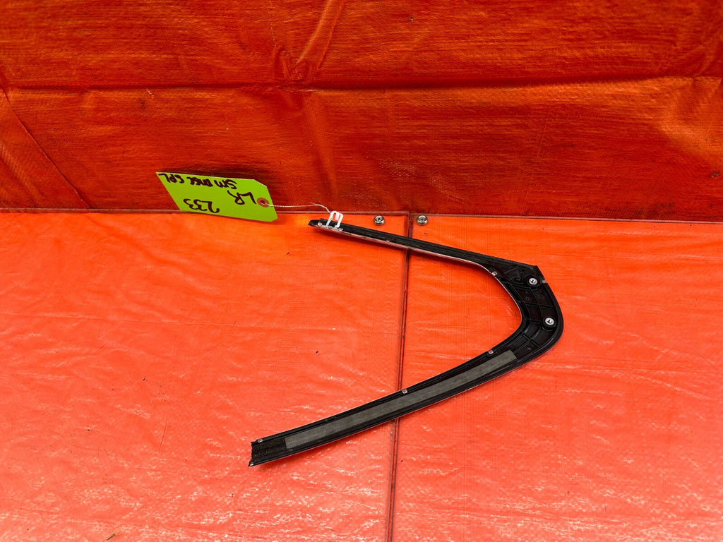 09 14 ACURA TSX   DRIVER LEFT REAR VENT GLASS TRIM   OEM FACTORY #2334