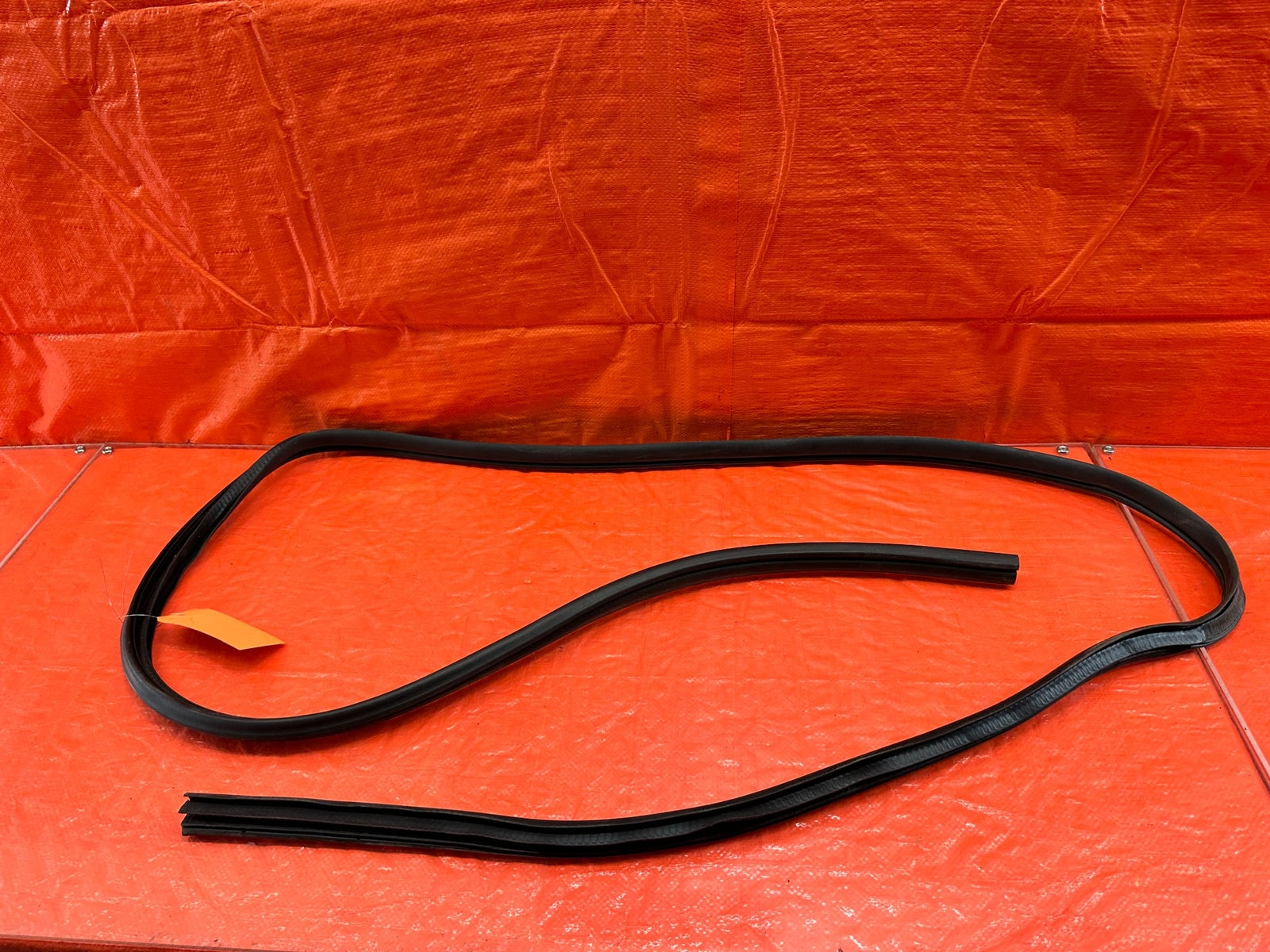 LANCER EVOLUTION X EVO 10 CHASSIS TO DOOR OPEN TRIM WEATHER STRIP LEFT FRONT 2179