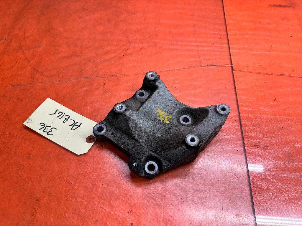 97 01 HONDA PRELUDE 2.2L H22A AC A/C COMPRESSOR MOUNTING BRACKET MOUNT OEM #3360