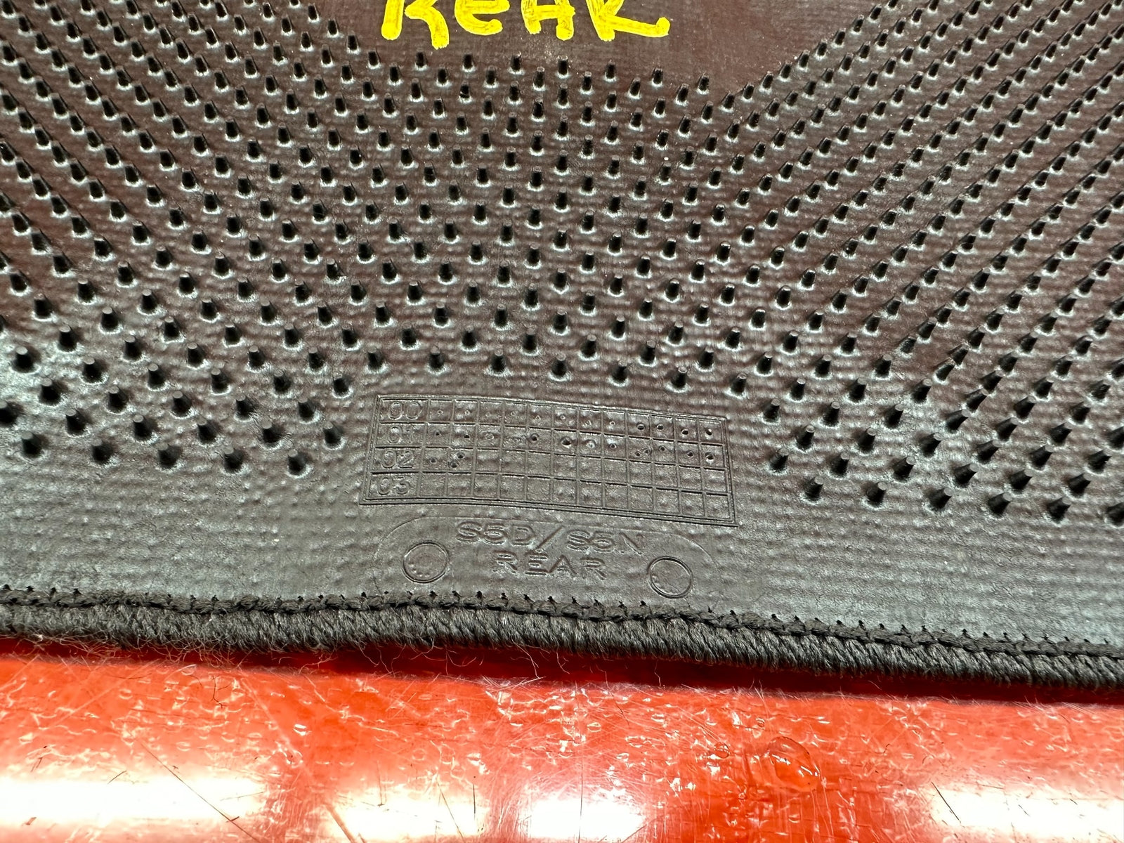 02 05 HONDA CIVIC SI EP3 HATCHBACK   REAR FLOOR MAT CARPET RUG   OEM FACTORY 21310