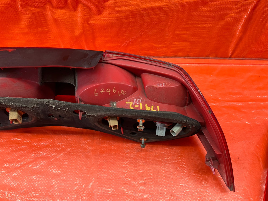 02 04 ACURA RSX   REAR BUMPER COVER LOWER FENDER TRIM LEFT RIGHT   OEM #17919