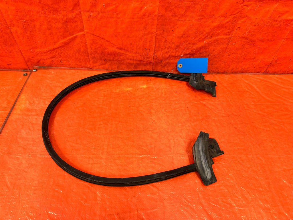 97 01 HONDA CR V CRV   REAR TRUNK WEATHER STRIP GASKET SEAL   OEM FACTORY #3016