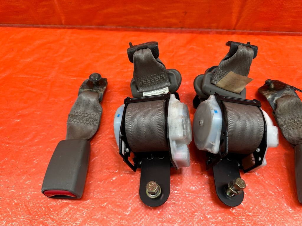 02 06 ACURA RSX TYPE S & BASE   REAR SEAT BELT SET LEFT RIGHT   TAN   OEM #1837