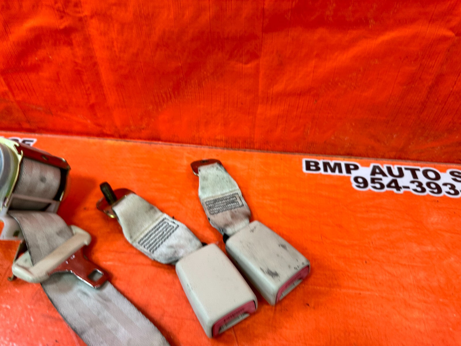 02 10 LEXUS SC430   REAR SEAT BELT SET   LEFT & RIGHT SEAT BELTS   ECRU OEM #2615