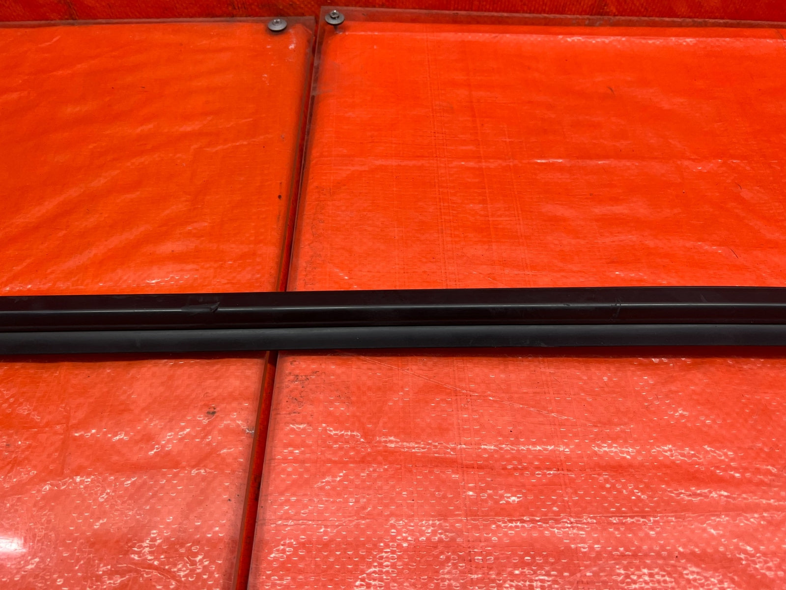 08 15 INFINITI G37 & Q60   DRIVER LEFT FRONT EXTERIOR WINDOW GLASS TRIM OEM #1696