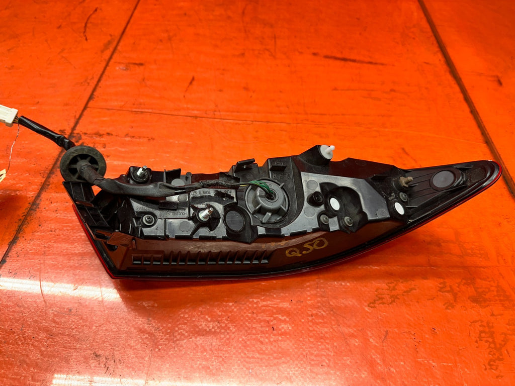 16 23 INFINITI Q60 2D RIGHT PASSENGER OUTER TAIL LIGHT LAMP ASSEMBLY OEM7
