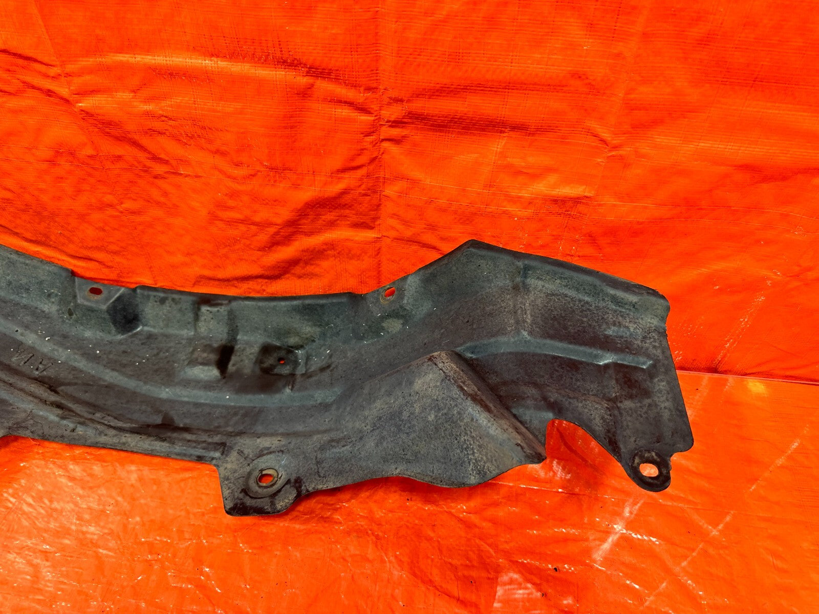 90 97 MAZDA MX 5 MIATA DRIVER LEFT FRONT FENDER LINER SPLASH SHIELD OEM 2674