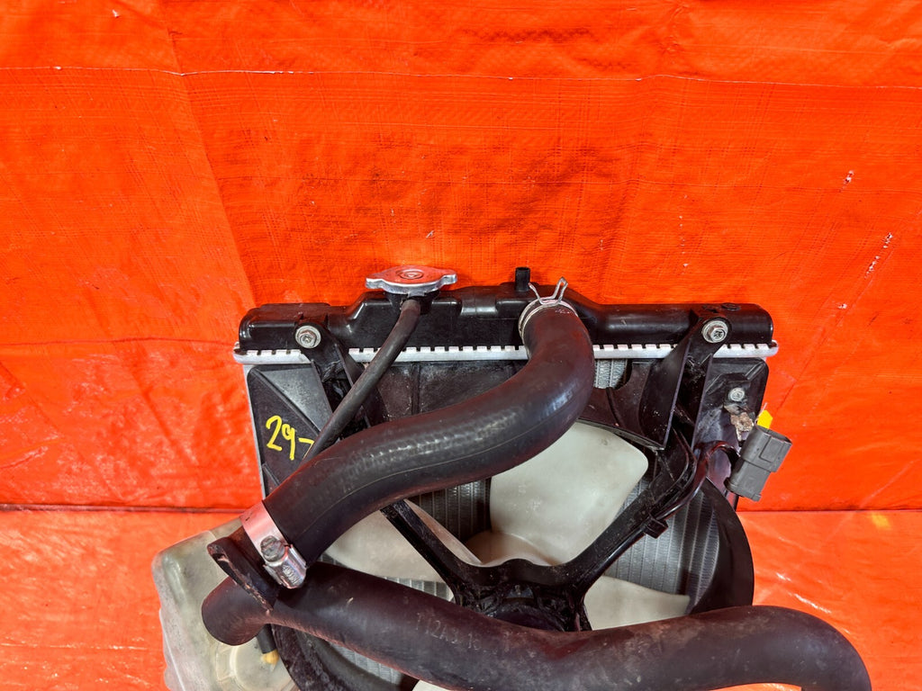 93 97 HONDA DEL SOL 92 00 CIVIC   RADIATOR W/ FAN & HOSES   OEM #2978