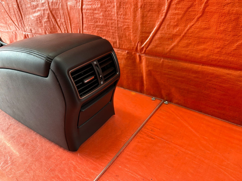 16 20 INFINITI Q50 / 17 20 Q60   ARM REST CENTER CONSOLE   OEM FACTORY OE #2424