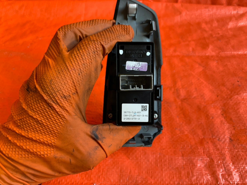 2009 09 ACURA TSX   PASSENGER RIGHT REAR WINDOW SWITCH4