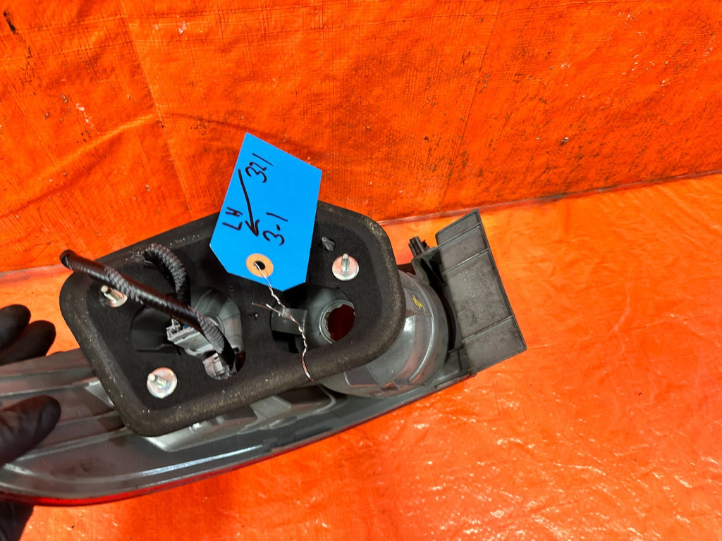 09 10 ACURA TSX   DRIVER LEFT TAIL LIGHT TAIL LAMP OUTER QUARTER PANEL OEM9