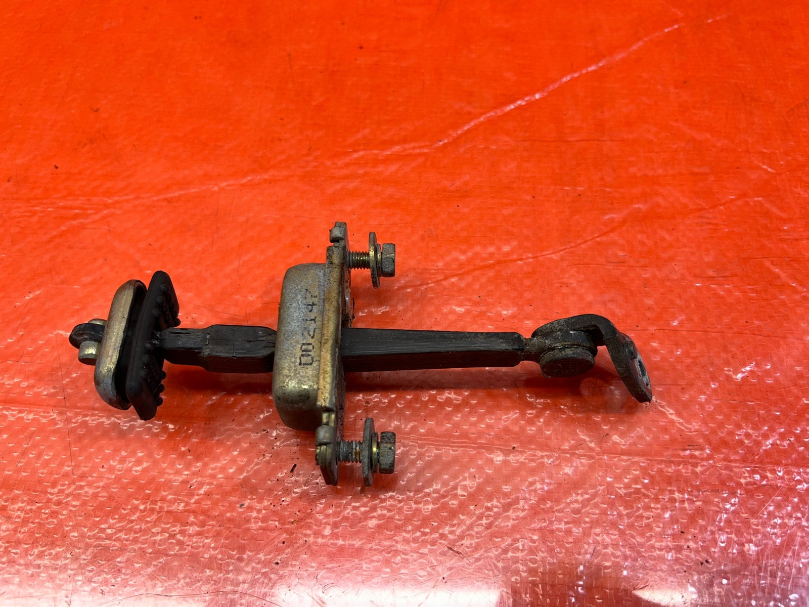 98 02 HONDA ACCORD SEDAN   DRIVER LEFT REAR DOOR CHECKER HINGE ARM STOPPER OEM5