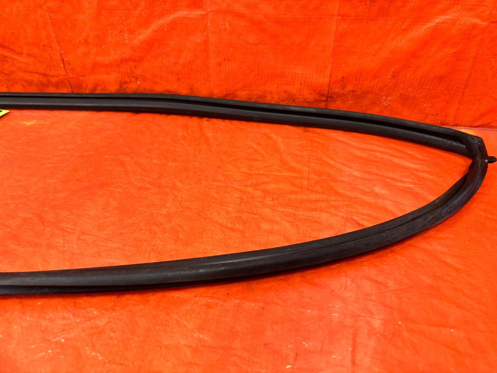 96 00 HONDA CIVIC SEDAN PASSENGER RIGHT FRONT RUN CHANNEL OEM #2976